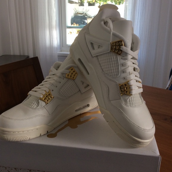 Air Jordan Sneakers - Picture 6 of 8